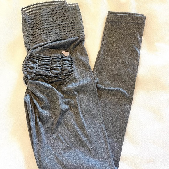 Cute Booty lounge leggings - Picture 3 of 3